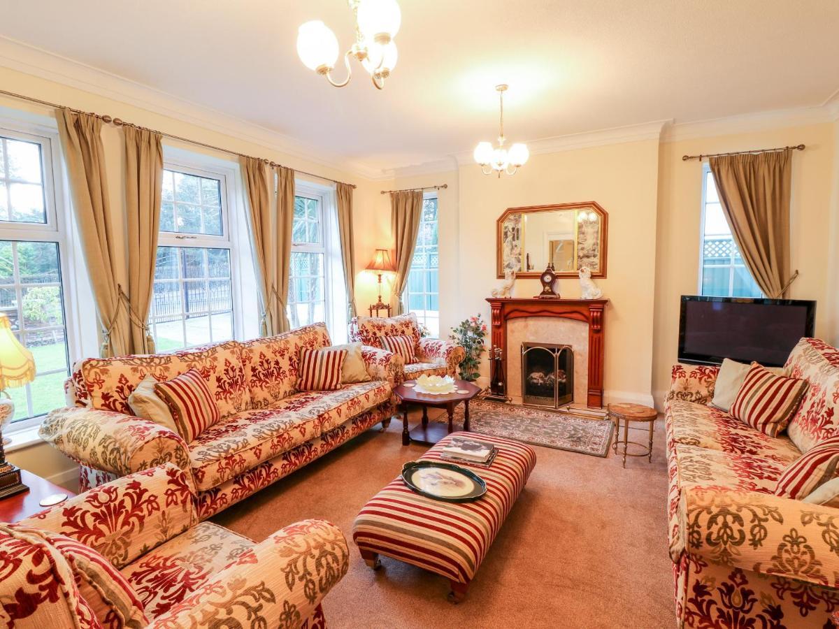 Villa Yardley Manor Scarborough Exterior foto